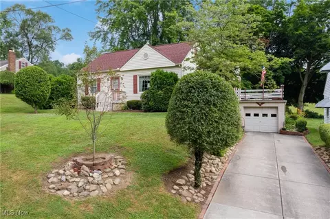 229 Glenn St, Barberton, OH 44203