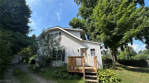 Exterior - 4530 N Ridge Rd E, Geneva, OH 44041 photo 5 of 6