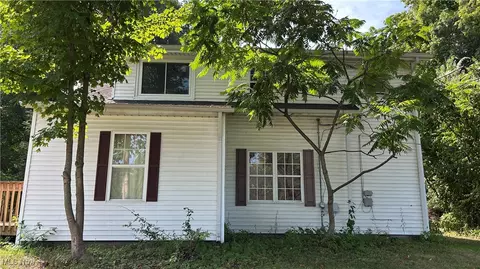 Exterior - 4530 N Ridge Rd E, Geneva, OH 44041 photo 3 of 6