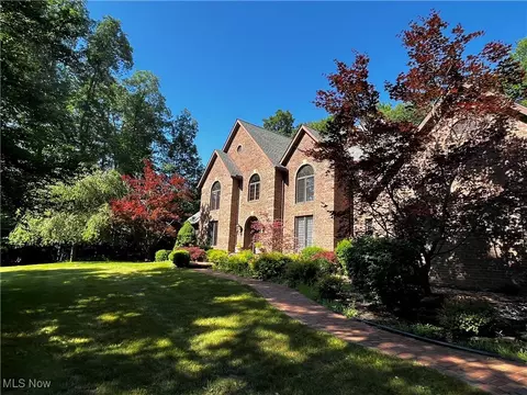 5170 Black Rd, Brecksville, OH 44141