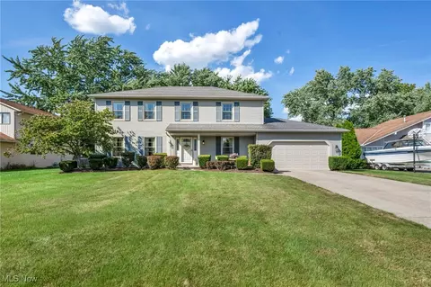 13484 Rosewood Ln, Strongsville, OH 44136