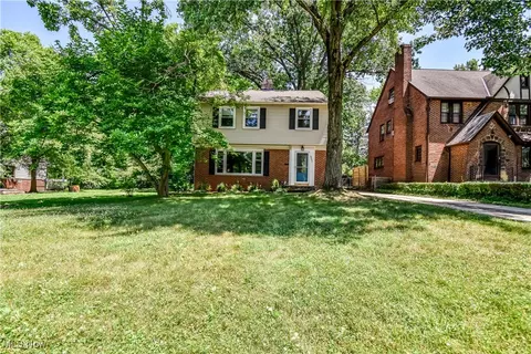 2607 Ashurst Rd, University Heights, OH 44118