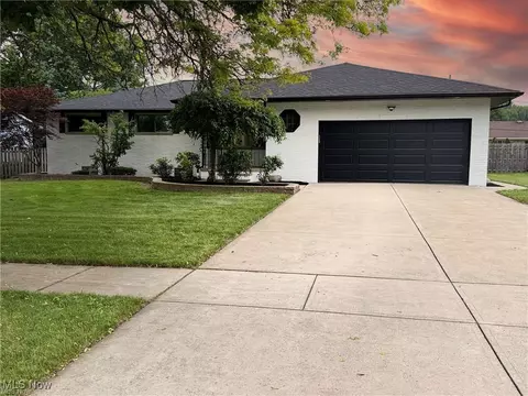 15902 Galemore Dr, Middleburg Heights, OH 44130