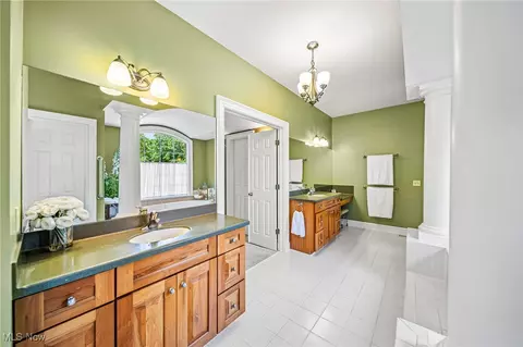 11275 Beechnut Ln, Chardon, OH 44024 photo 17