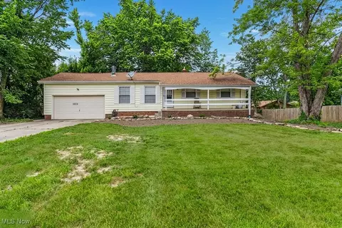 18630 Shurmer Rd, Strongsville, OH 44136