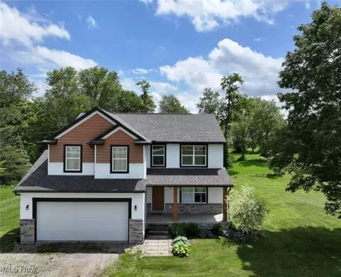 324 Central St, Hopedale, OH 43976