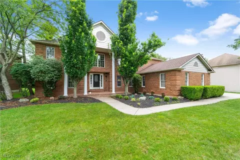 14914 Regency Dr, Strongsville, OH 44149