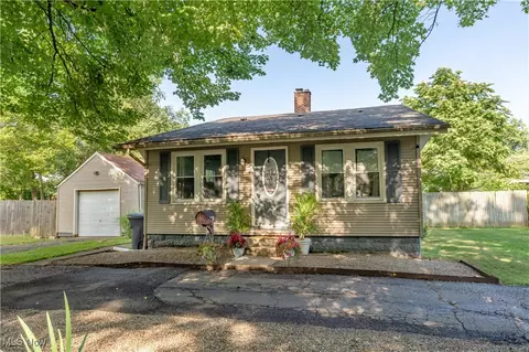 1530 N Park Ave NW, Canton, OH 44708