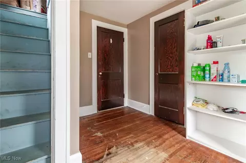 Entry Way - 2129 E 41st St, Ashtabula, OH 44004 photo 1 of 1
