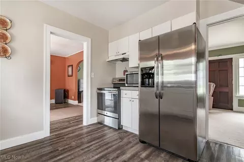 Kitchen - 2129 E 41st St, Ashtabula, OH 44004 photo 4 of 4