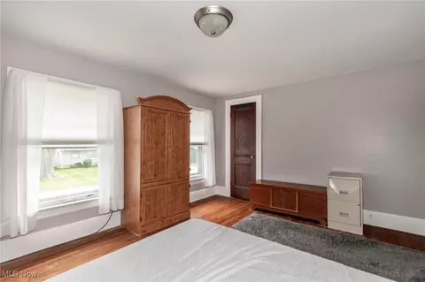 Bedroom - 2129 E 41st St, Ashtabula, OH 44004 photo 6 of 7