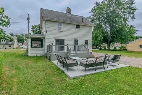 Exterior - 2129 E 41st St, Ashtabula, OH 44004 photo 8 of 14