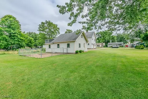 Exterior - 2129 E 41st St, Ashtabula, OH 44004 photo 11 of 14