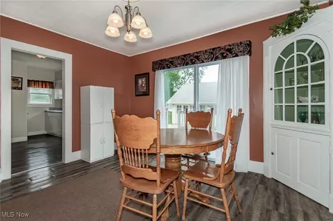 Dining - 2129 E 41st St, Ashtabula, OH 44004 photo 2 of 3