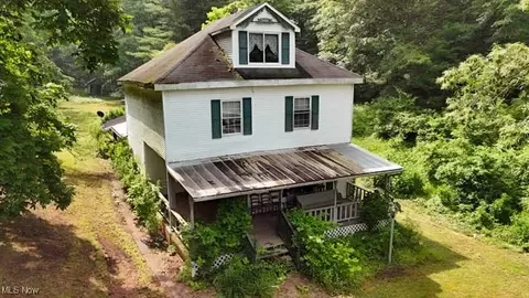21730 County Road 9, New Matamoras, OH 45767