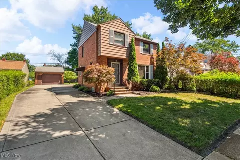5275 Haverford Dr, Lyndhurst, OH 44124