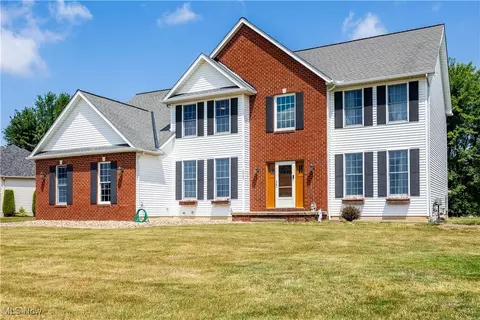 5347 Middlebury Ct, Sheffield Village, OH 44054
