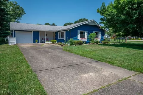 211 Clark Dr, Marietta, OH 45750