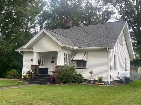 225 14th St NW, Massillon, OH 44647
