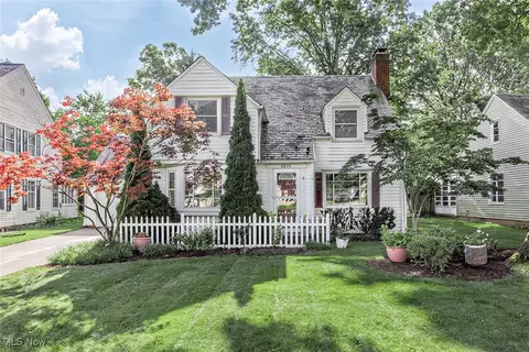 2215 S Belvoir Blvd, University Heights, OH 44118