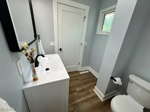 Bath - 2928 Vincent Rd, Silver Lake, OH 44224 photo 3 of 10
