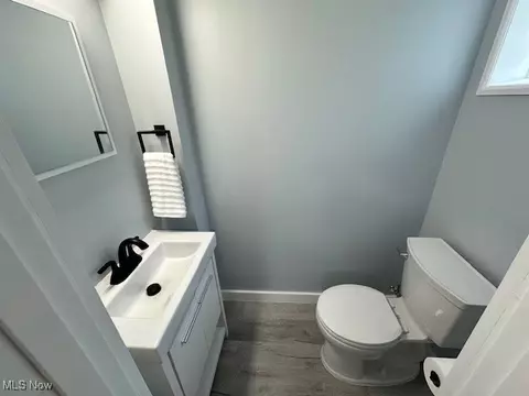 Bath - 2928 Vincent Rd, Silver Lake, OH 44224 photo 7 of 10