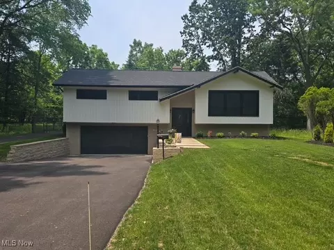 2928 Vincent Rd, Silver Lake, OH 44224