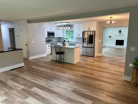 Kitchen - 2928 Vincent Rd, Silver Lake, OH 44224 photo 2 of 5