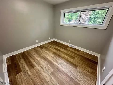 Bedroom - 2928 Vincent Rd, Silver Lake, OH 44224 photo 3 of 6
