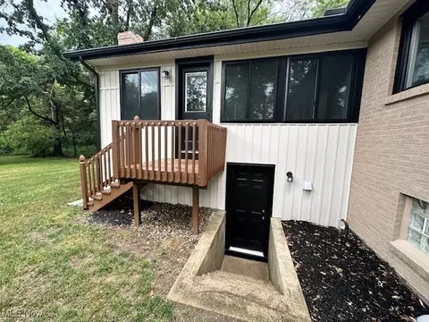 Exterior - 2928 Vincent Rd, Silver Lake, OH 44224 photo 3 of 4