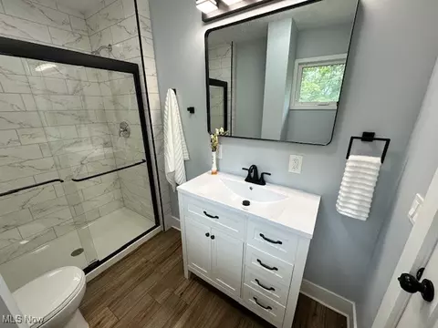 Bath - 2928 Vincent Rd, Silver Lake, OH 44224 photo 1 of 10