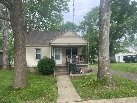429 Gobel Ave NE, Canton, OH 44704