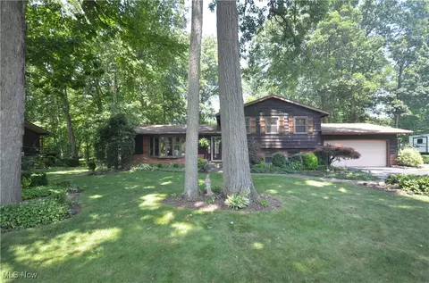 746 Deerwood Dr, Tallmadge, OH 44278