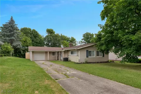 476 Blossom Ave, Campbell, OH 44405