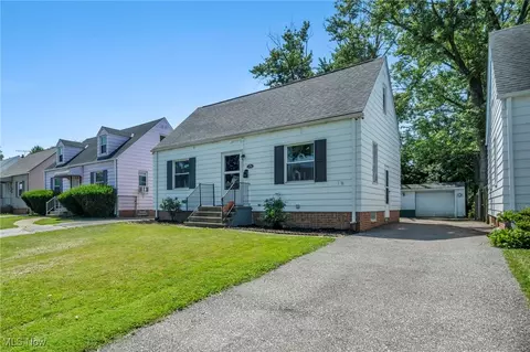 21100 Watson Rd, Maple Heights, OH 44137 photo 2