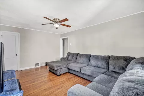 21100 Watson Rd, Maple Heights, OH 44137 photo 7