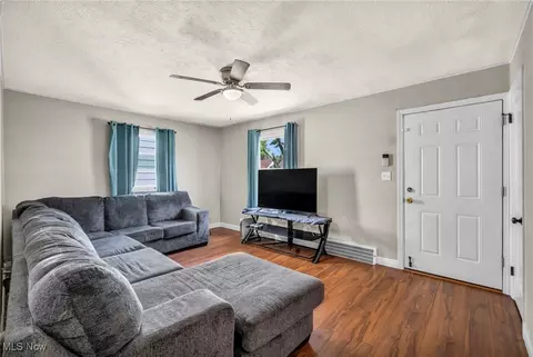 21100 Watson Rd, Maple Heights, OH 44137 photo 6