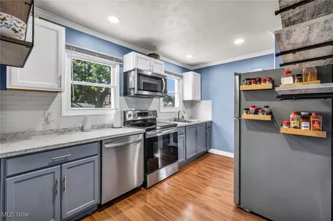 21100 Watson Rd, Maple Heights, OH 44137 photo 8