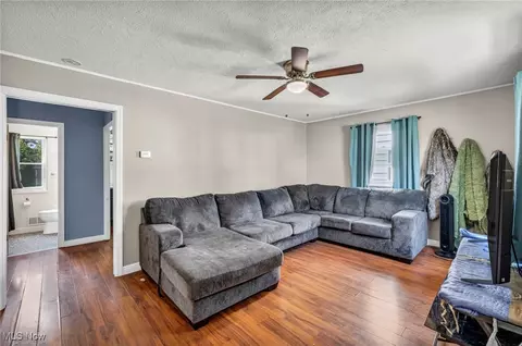 21100 Watson Rd, Maple Heights, OH 44137 photo 5
