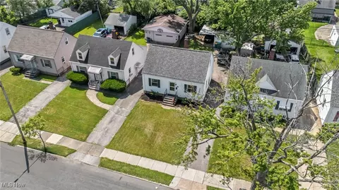 21100 Watson Rd, Maple Heights, OH 44137 photo 3