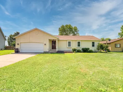 200 Parklane Dr, Lagrange, OH 44050