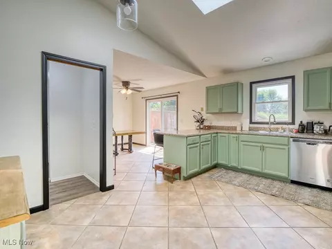 Kitchen - 200 Parklane Dr, Lagrange, OH 44050 photo 4 of 4