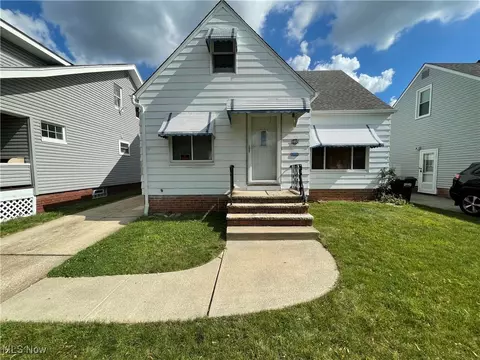 6802 Virginia Ave, Parma, OH 44129