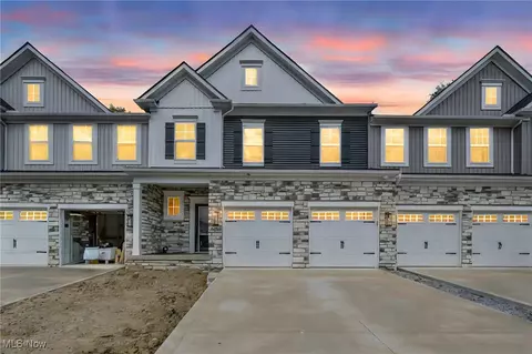 9055 Ledge View Ter, Broadview Heights, OH 44147 photo 2