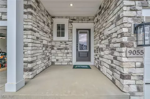 9055 Ledge View Ter, Broadview Heights, OH 44147 photo 3