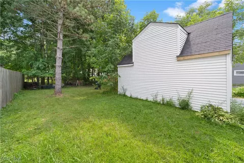 7686 Pinehurst Dr, Mentor On The Lake, OH 44060 photo 30