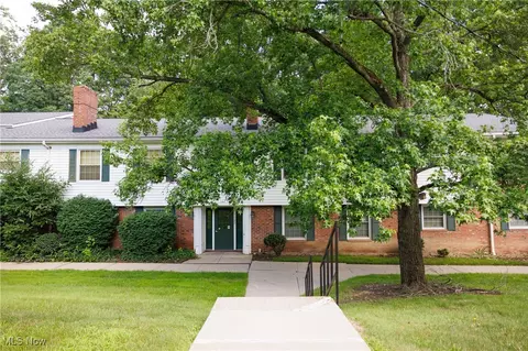 7025 Carriage Hill Dr #102, Brecksville, OH 44141