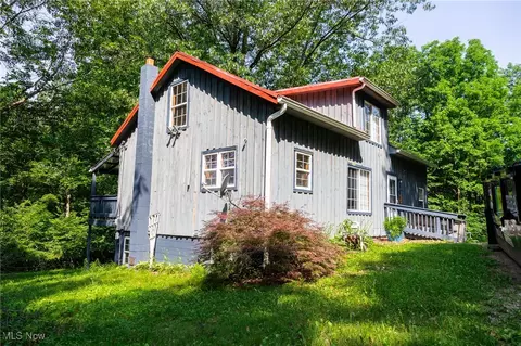 9177 Derry Rd, Bowerston, OH 44695