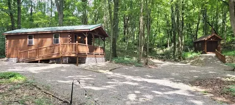 4343 Oak Ridge Rd NW, Sugarcreek, OH 44681