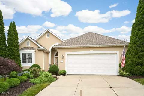 1977 Fox Trace Trl, Cuyahoga Falls, OH 44223